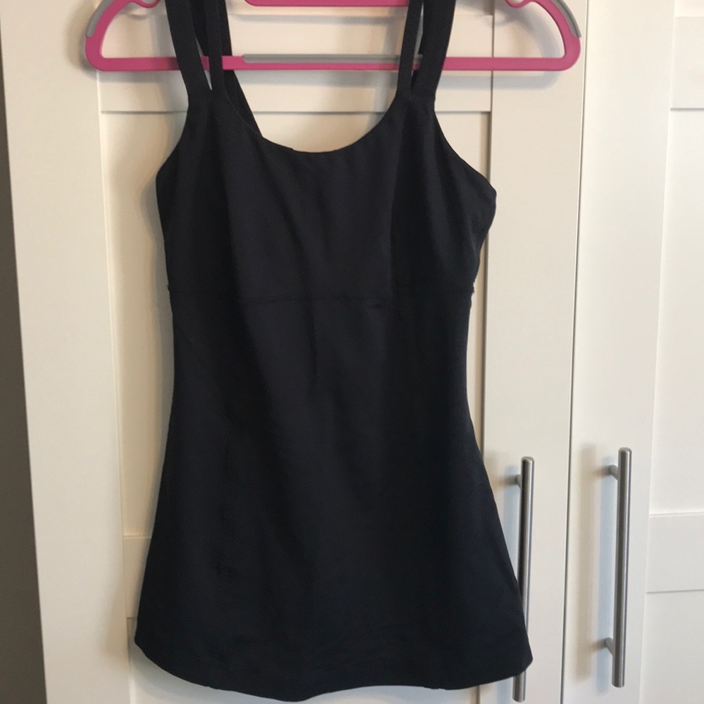 Lululemon black top